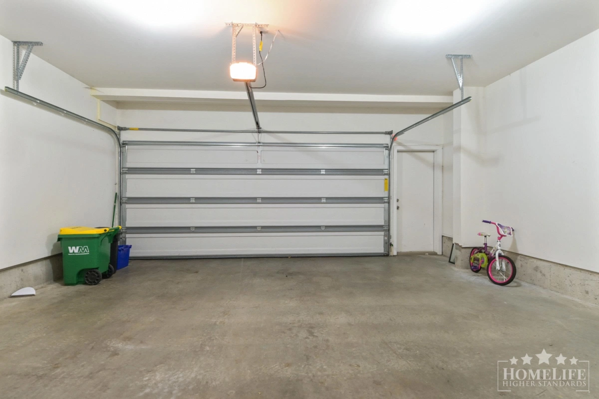 Loft / Bonus Room Photo of 503 16433 Watson Drive, Surrey, BC