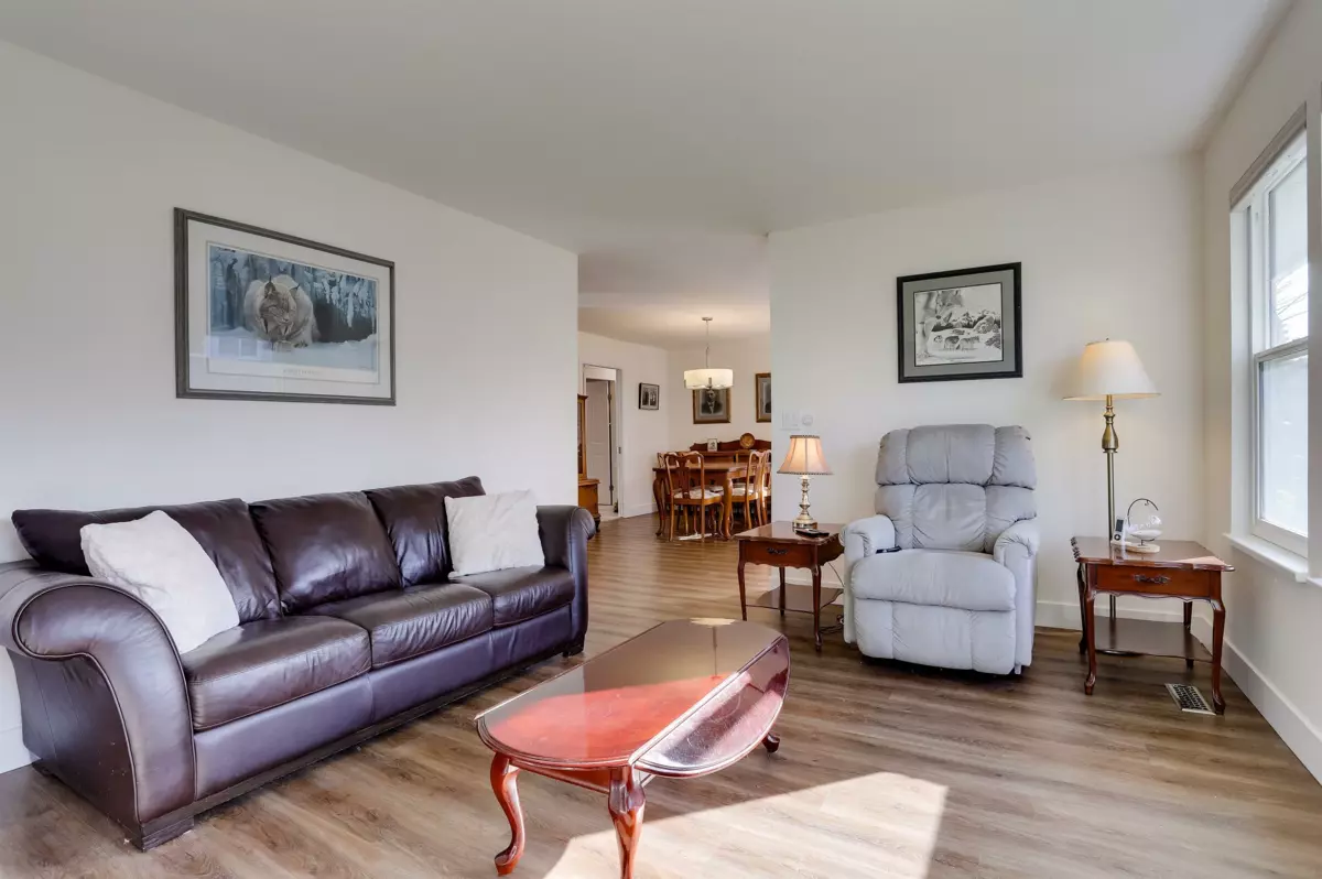 Breakfast Nook Photo of 112 14280 19a Avenue, Surrey, BC