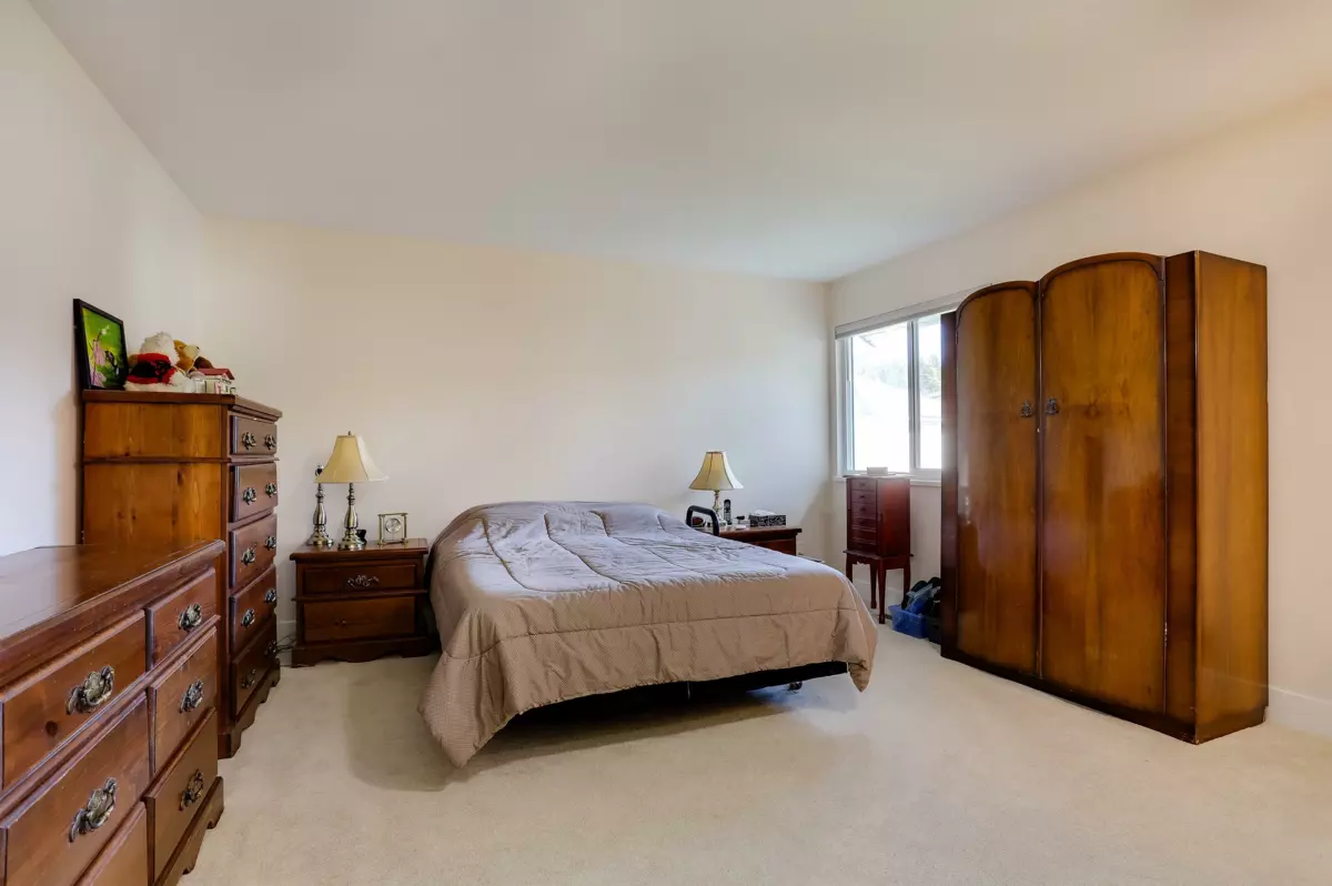 Mudroom Photo of 112 14280 19a Avenue, Surrey, BC