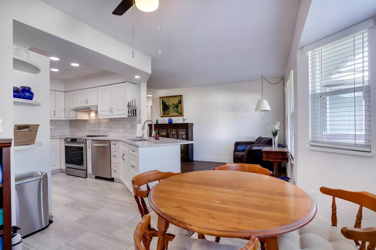 Office / Den Photo of 112 14280 19a Avenue, Surrey, BC