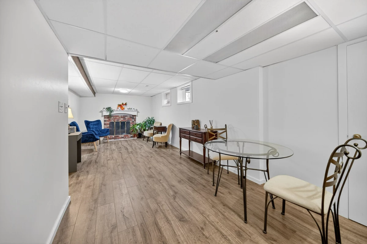 Entry Foyer Photo of 8607 Byron Road, Delta, BC