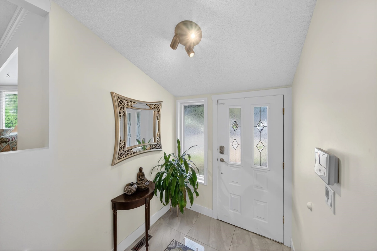 Family Room Photo of 8607 Byron Road, Delta, BC