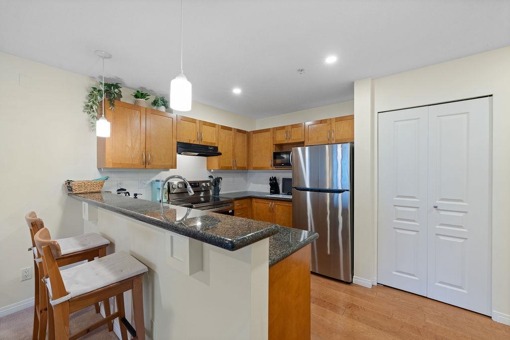 Breakfast Nook Photo of 308 333 E 1st Street, North Vancouver, BC