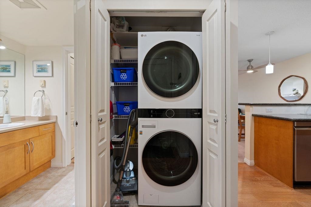 Office / Den Photo of 308 333 E 1st Street, North Vancouver, BC