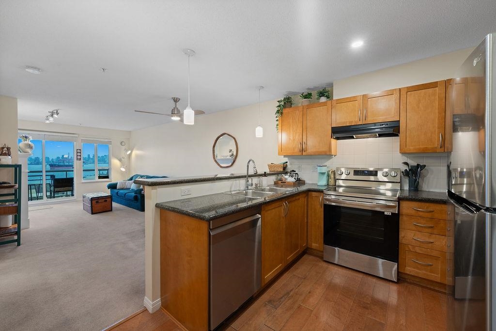 Pantry Photo of 308 333 E 1st Street, North Vancouver, BC