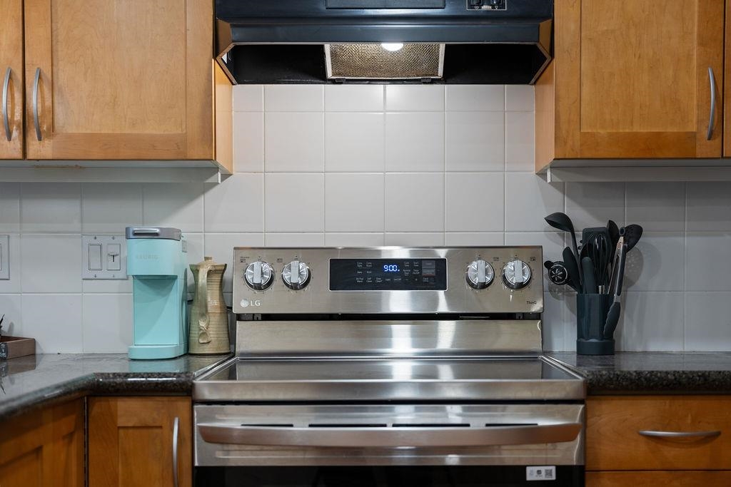 Swimming Pool Photo of 308 333 E 1st Street, North Vancouver, BC