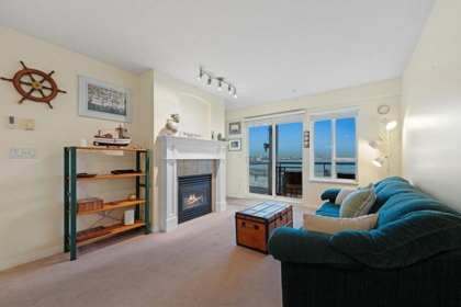 Primary Bedroom Photo of 308 333 E 1st Street, North Vancouver, BC