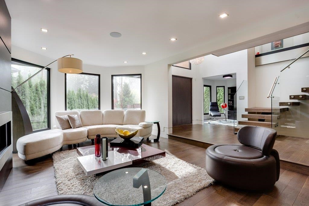 Dining Area Photo of 4577 Capilano Road, North Vancouver, BC
