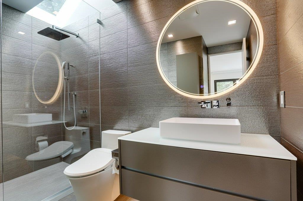 Laundry Room Photo of 4577 Capilano Road, North Vancouver, BC