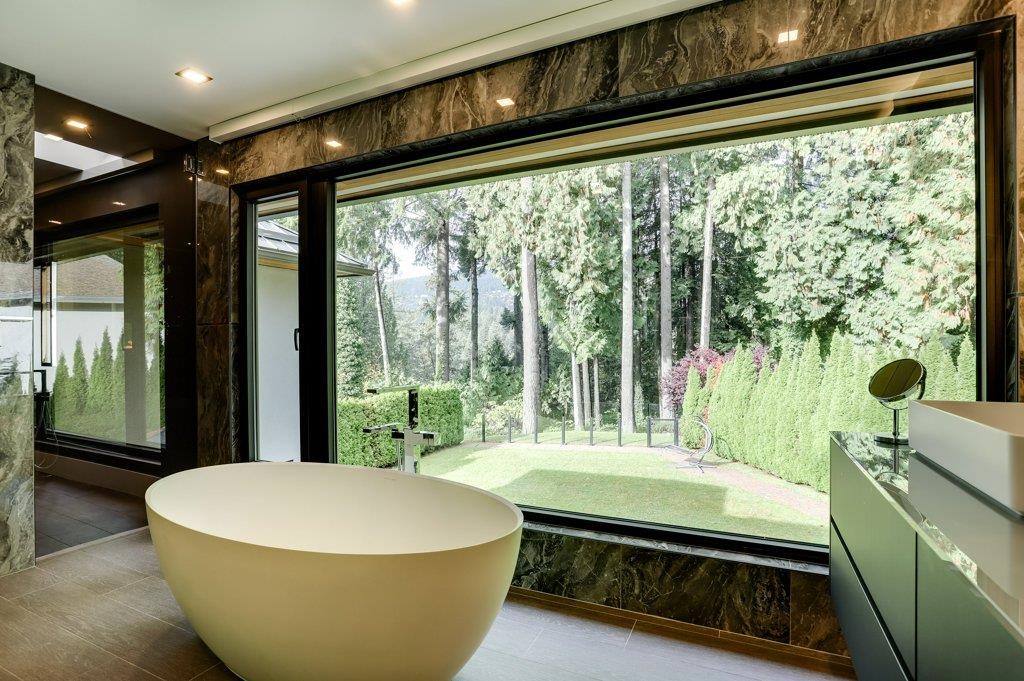 Loft / Bonus Room Photo of 4577 Capilano Road, North Vancouver, BC