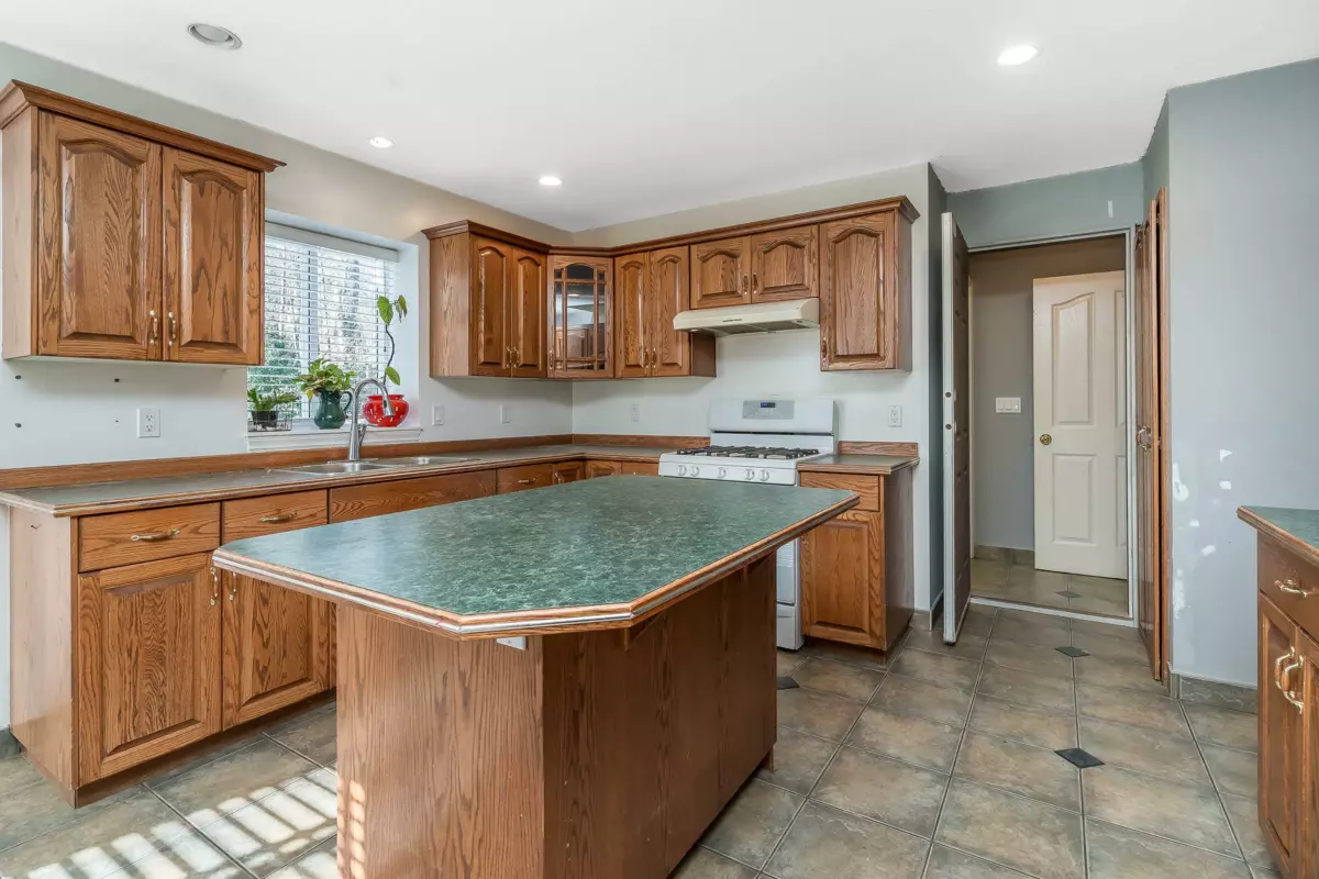 Breakfast Nook Photo of 7821 Tavernier Terrace, Mission, BC