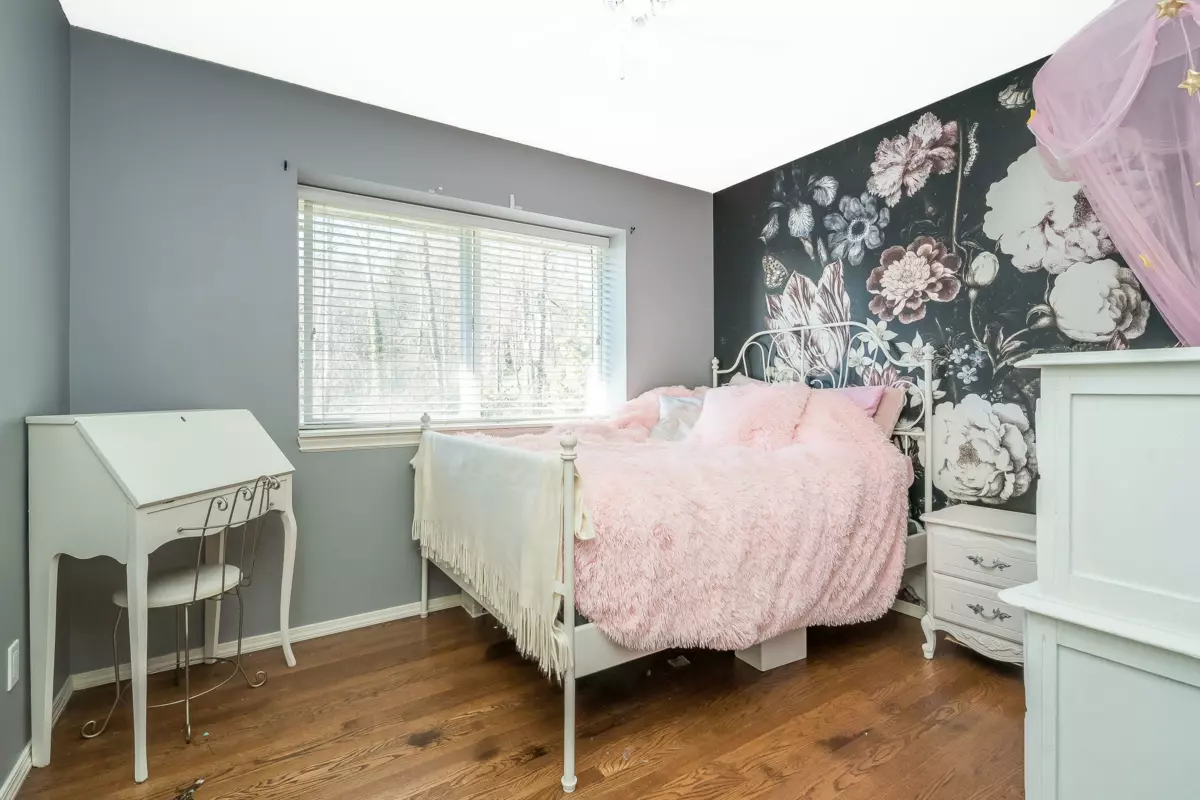 Guest Bathroom Photo of 7821 Tavernier Terrace, Mission, BC