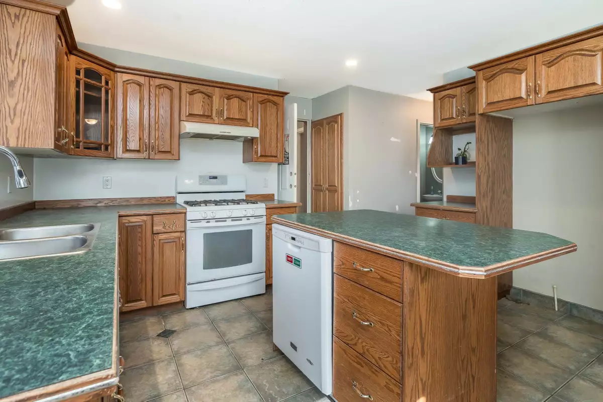 Walk-In Closet Photo of 7821 Tavernier Terrace, Mission, BC