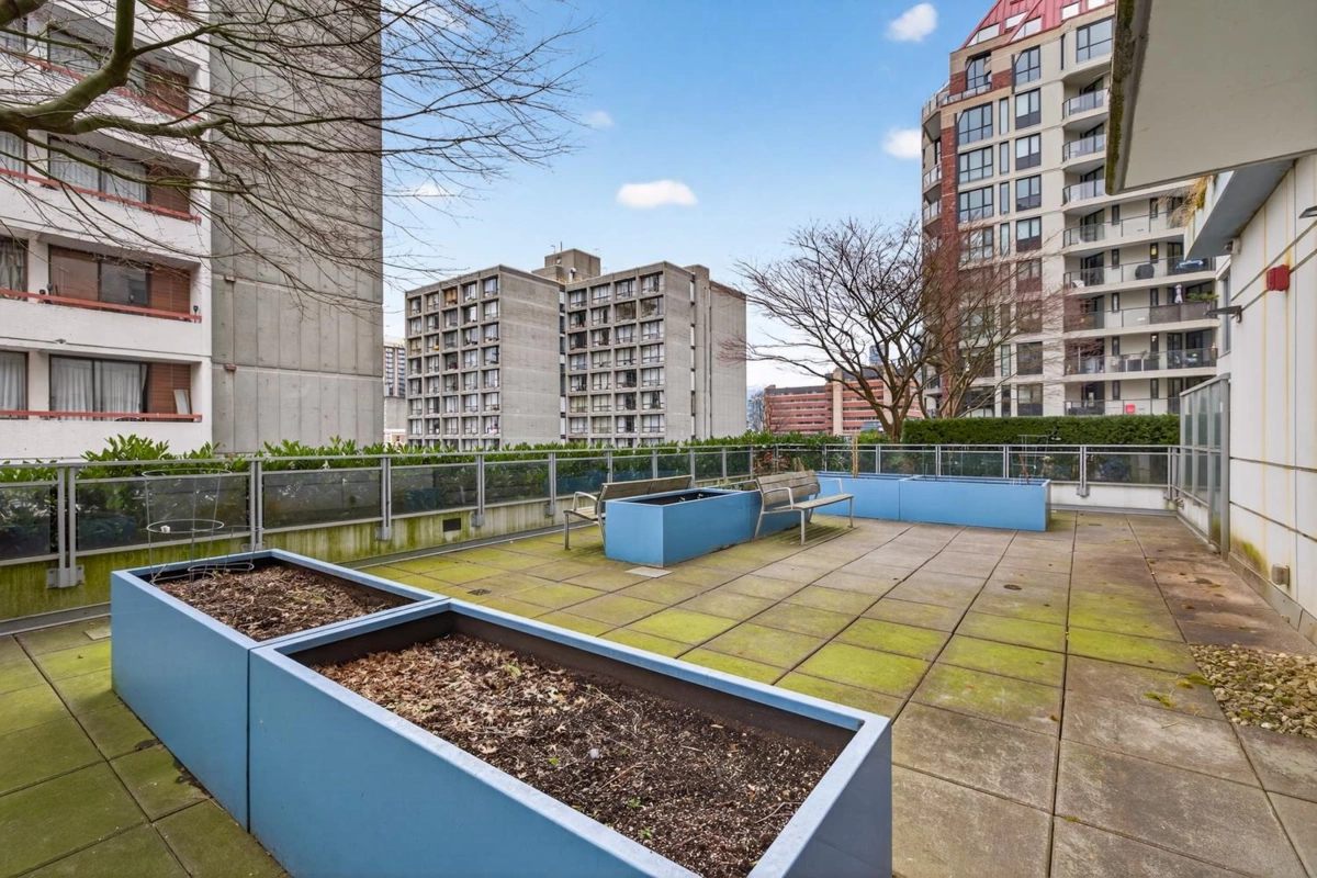 Entry Foyer Photo of 606 1009 Harwood Street, Vancouver, BC