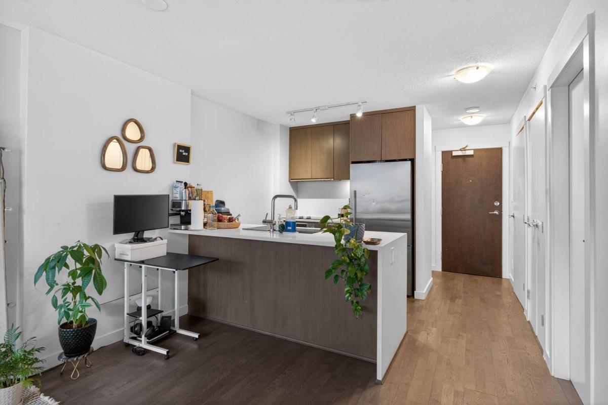 Kitchen Photo of 606 1009 Harwood Street, Vancouver, BC