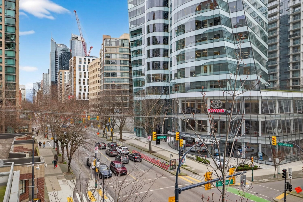 Walk-In Closet Photo of 606 1009 Harwood Street, Vancouver, BC