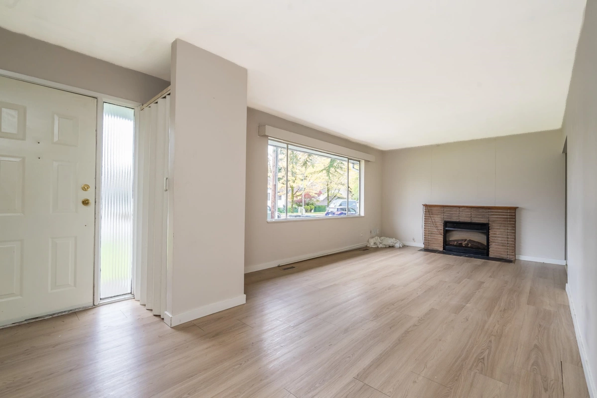 Dining Area Photo of 10331 155a Street, Surrey, BC