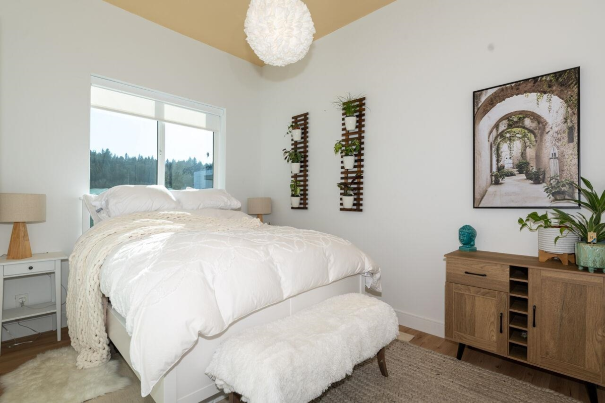 Bedroom 4 Photo of 607 55 Klahanie Drive, Port Moody, BC