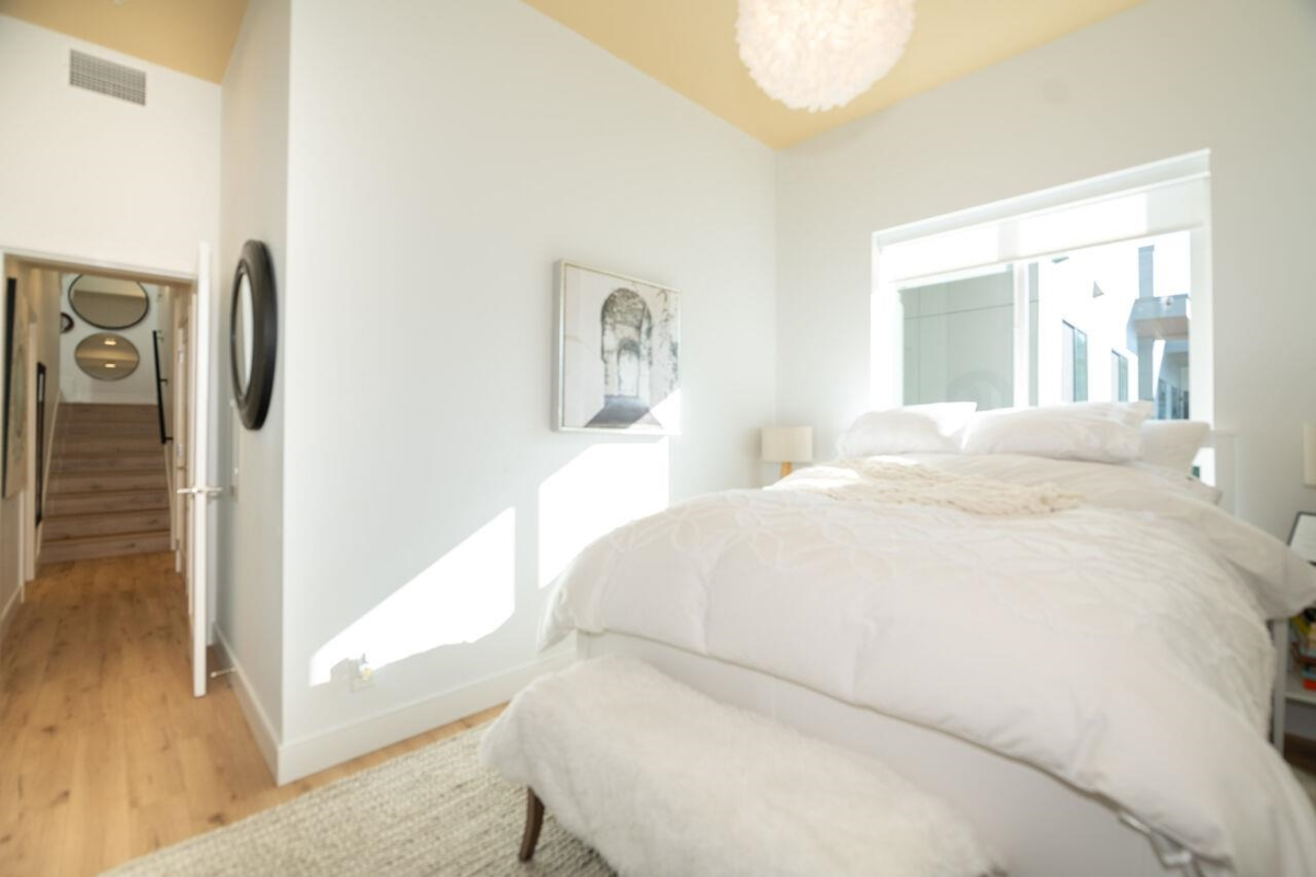 Guest Bathroom Photo of 607 55 Klahanie Drive, Port Moody, BC