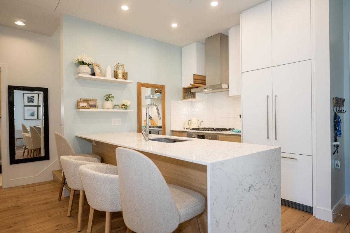 Kitchen Photo of 607 55 Klahanie Drive, Port Moody, BC