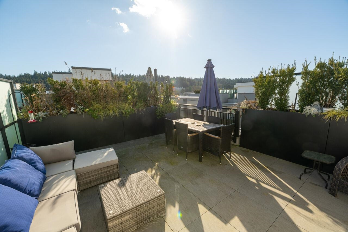 Living Room Photo of 607 55 Klahanie Drive, Port Moody, BC