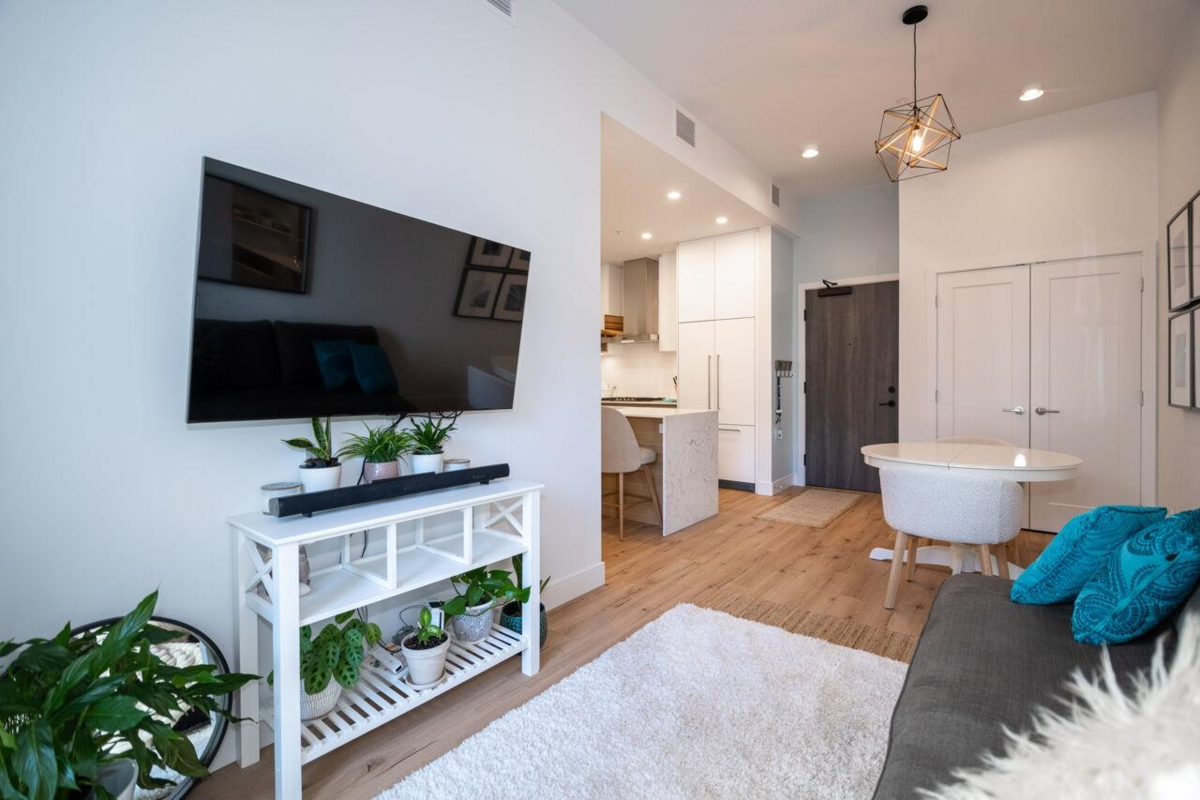 Primary Bathroom Photo of 607 55 Klahanie Drive, Port Moody, BC