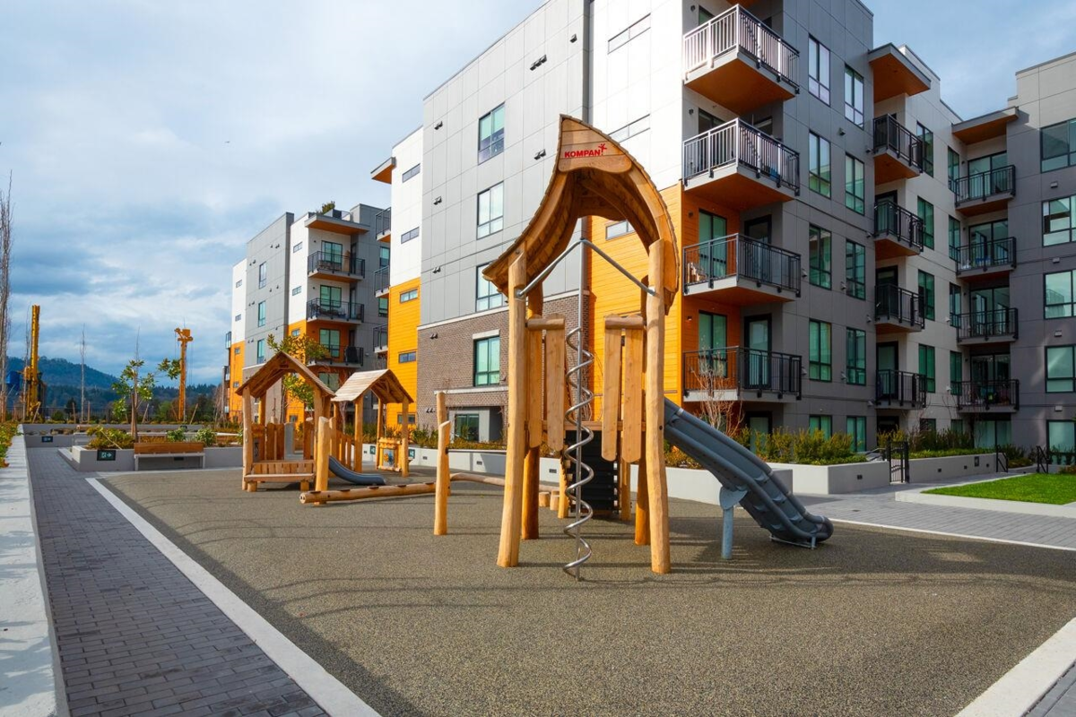 Swimming Pool Photo of 607 55 Klahanie Drive, Port Moody, BC