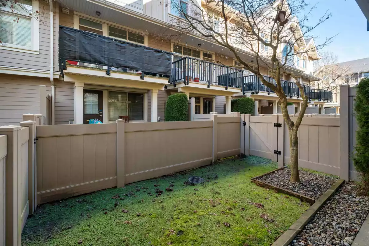 Powder Room Photo of 30 19525 73 Avenue, Surrey, BC