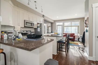 Kitchen Photo of 30 19525 73 Avenue, Surrey, BC