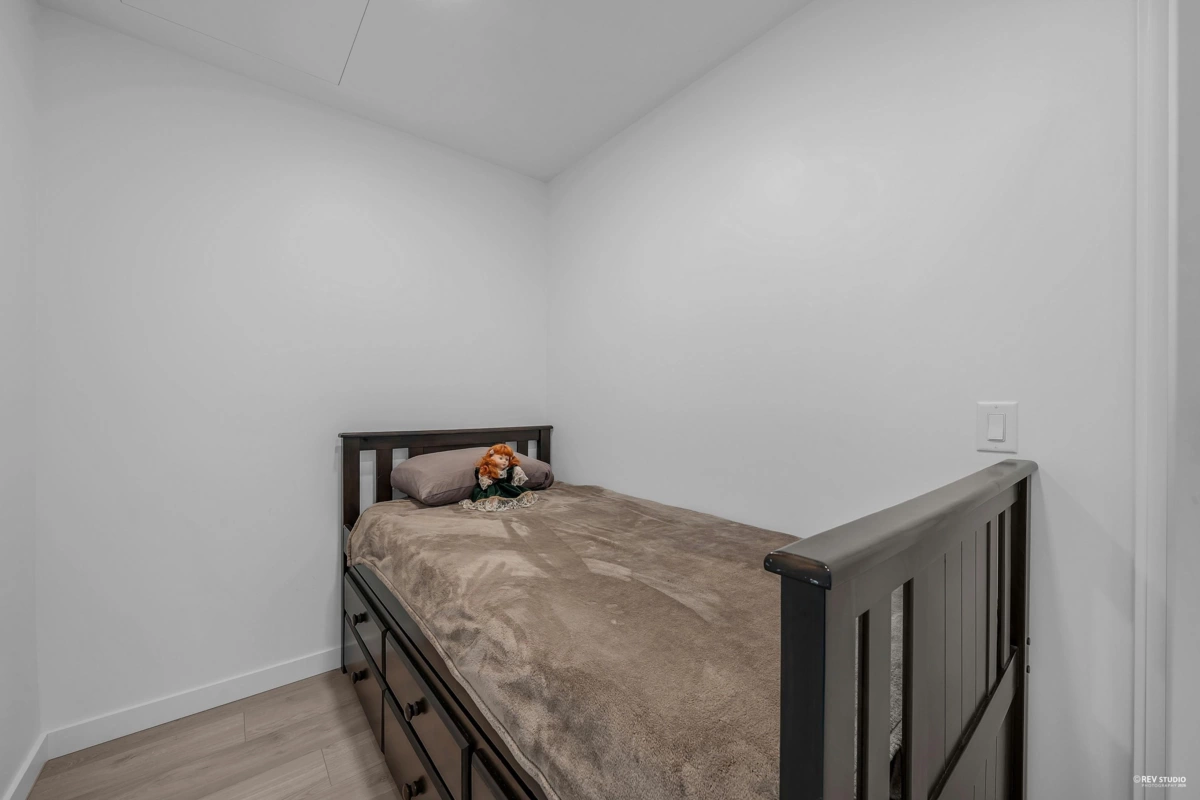 Bedroom 4 Photo of 607 680 Quayside Drive, New Westminster, BC