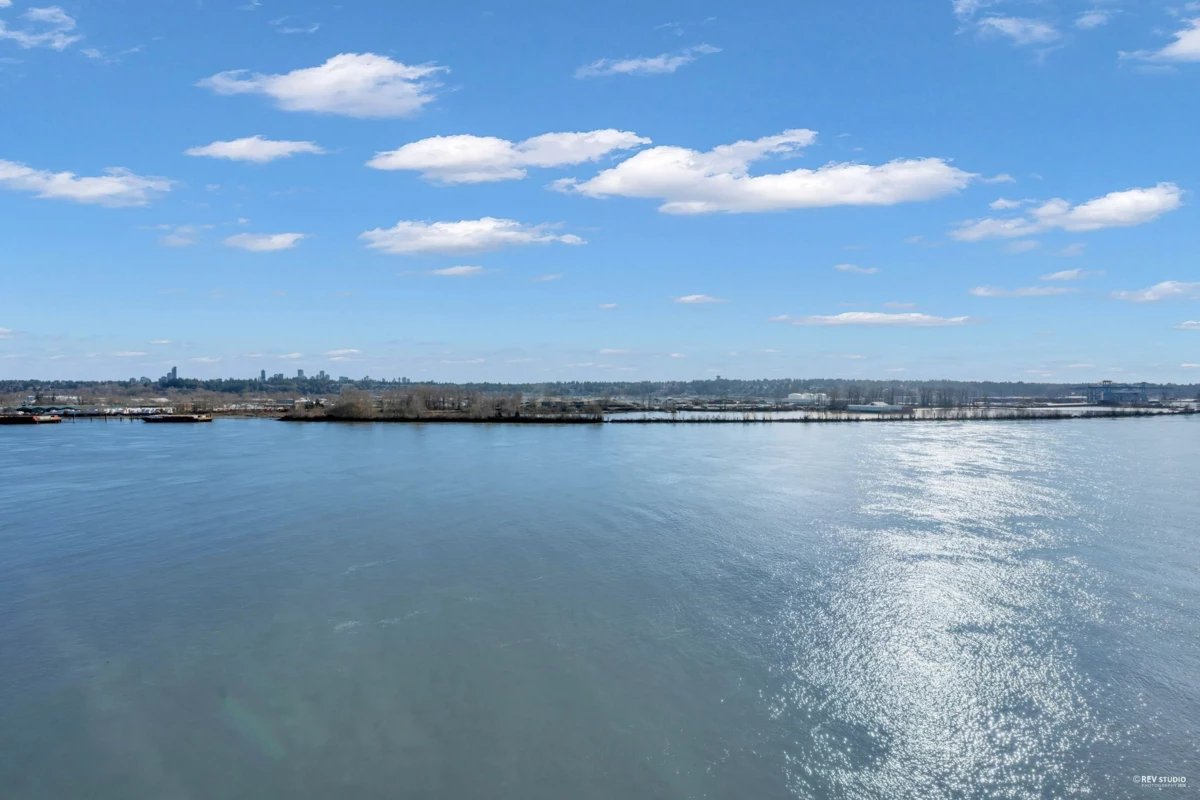 Loft / Bonus Room Photo of 607 680 Quayside Drive, New Westminster, BC