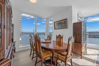 Kitchen Photo of 607 680 Quayside Drive, New Westminster, BC