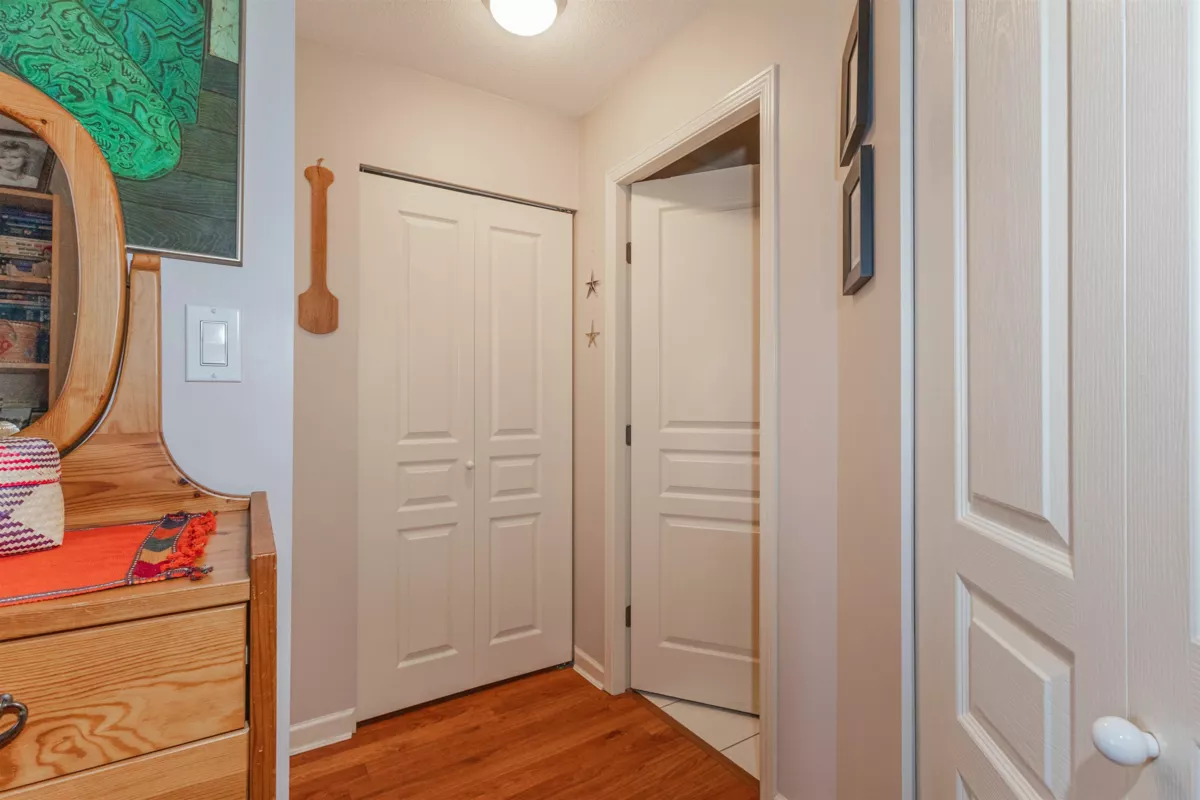 Bedroom 2 Photo of 207 15466 North Bluff Road, White Rock, BC