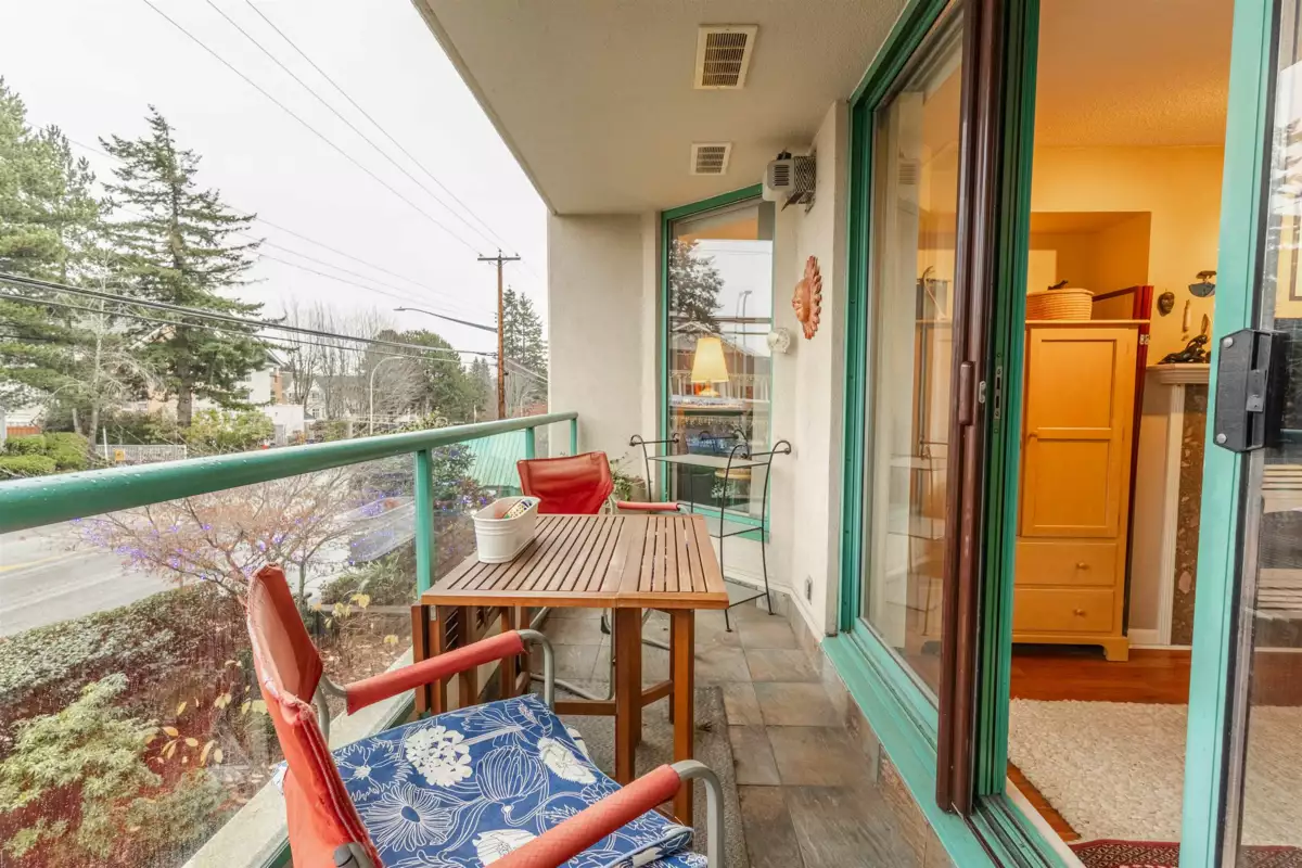 Loft / Bonus Room Photo of 207 15466 North Bluff Road, White Rock, BC