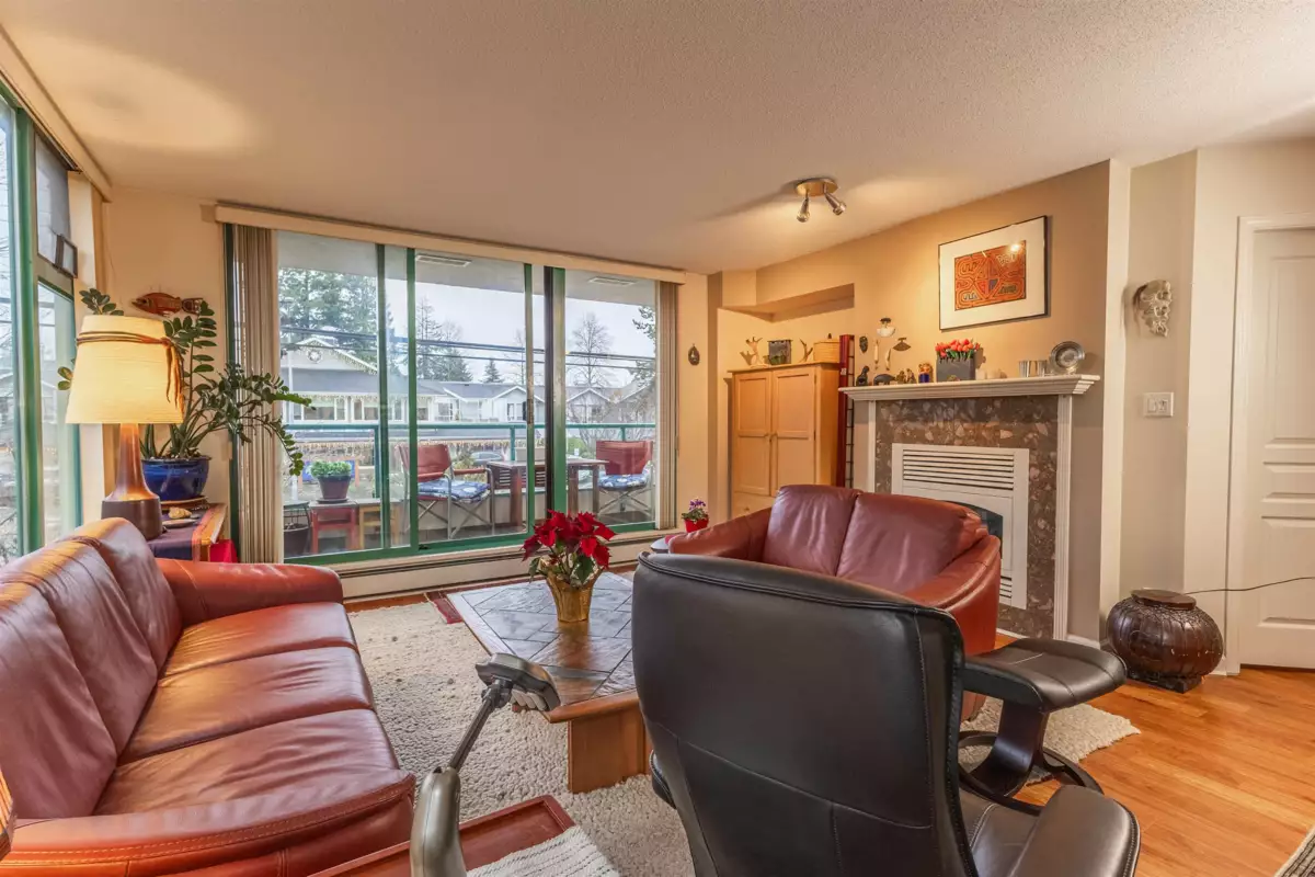 Office / Den Photo of 207 15466 North Bluff Road, White Rock, BC