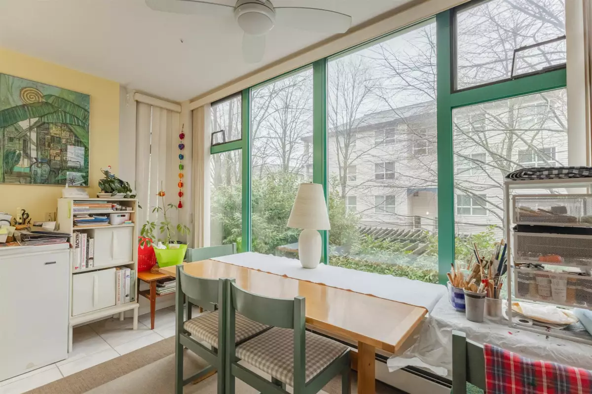 Primary Bedroom Photo of 207 15466 North Bluff Road, White Rock, BC