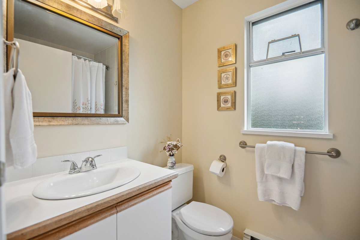 Hallway Photo of 1089 Kilmer Road, North Vancouver, BC