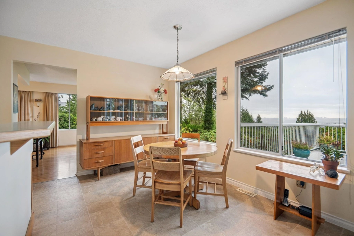 Kitchen Island Photo of 1089 Kilmer Road, North Vancouver, BC
