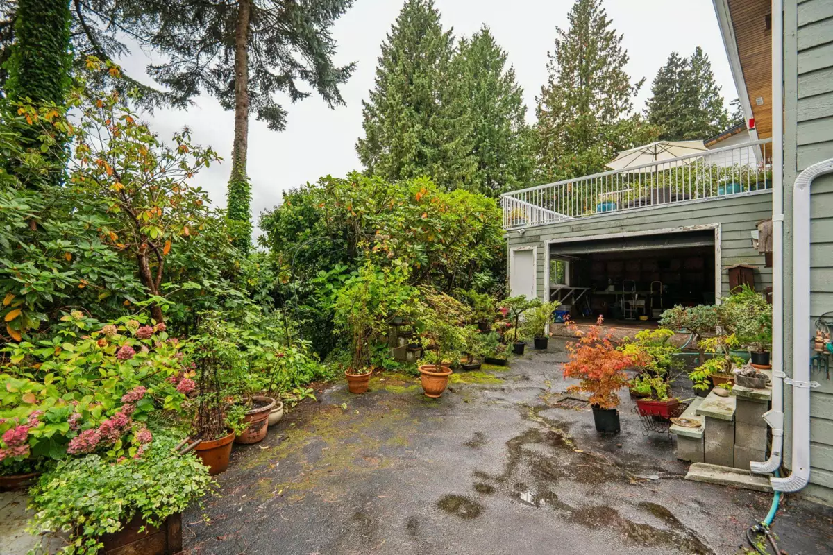 Outdoor Kitchen Photo of 1089 Kilmer Road, North Vancouver, BC