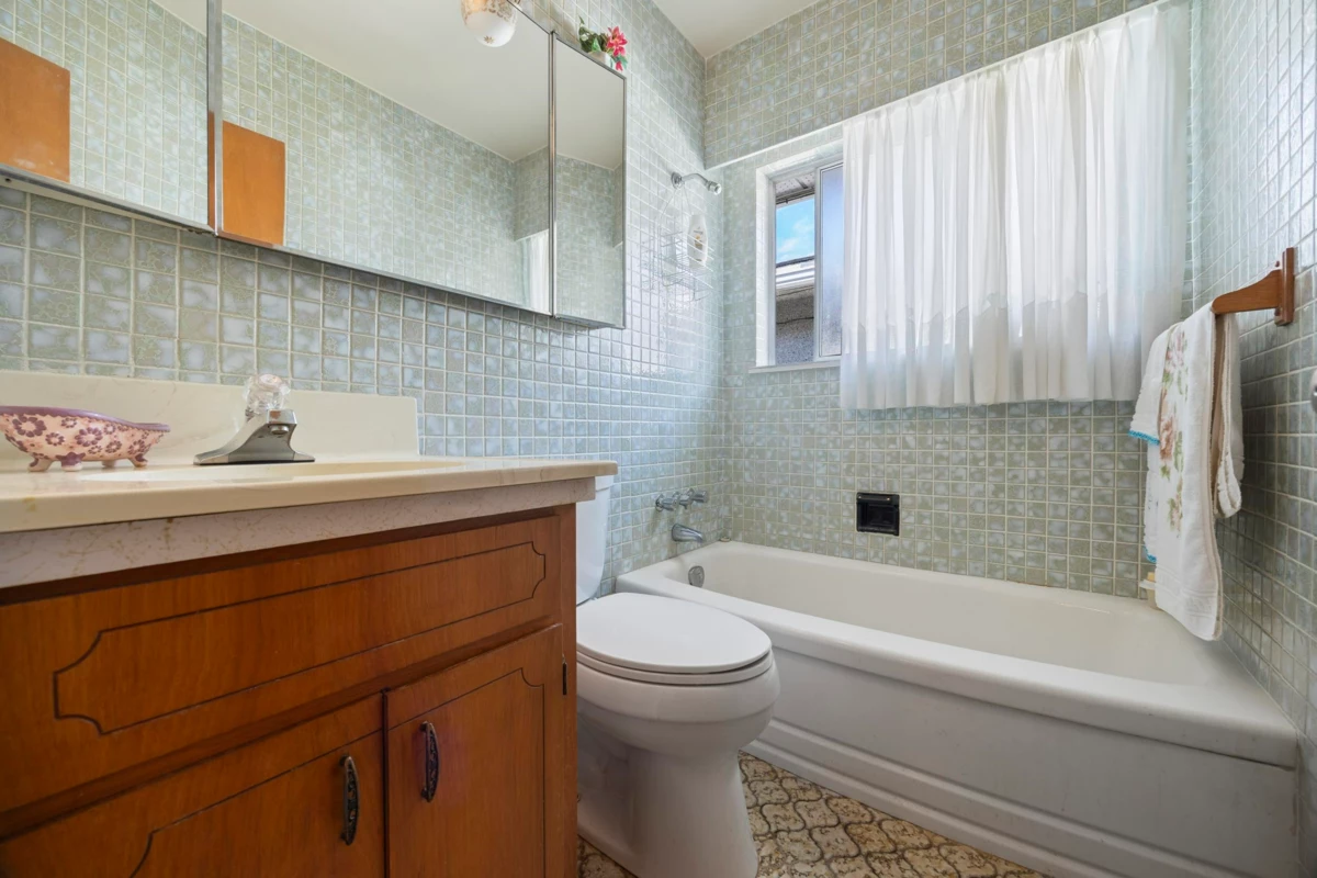 Walk-In Closet Photo of 5131 Ann Street, Vancouver, BC