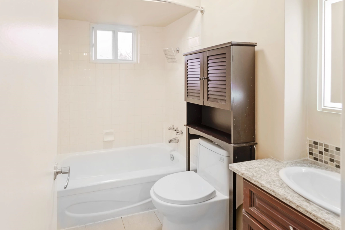 Walk-In Closet Photo of 21462 Mayo Place, Maple Ridge, BC