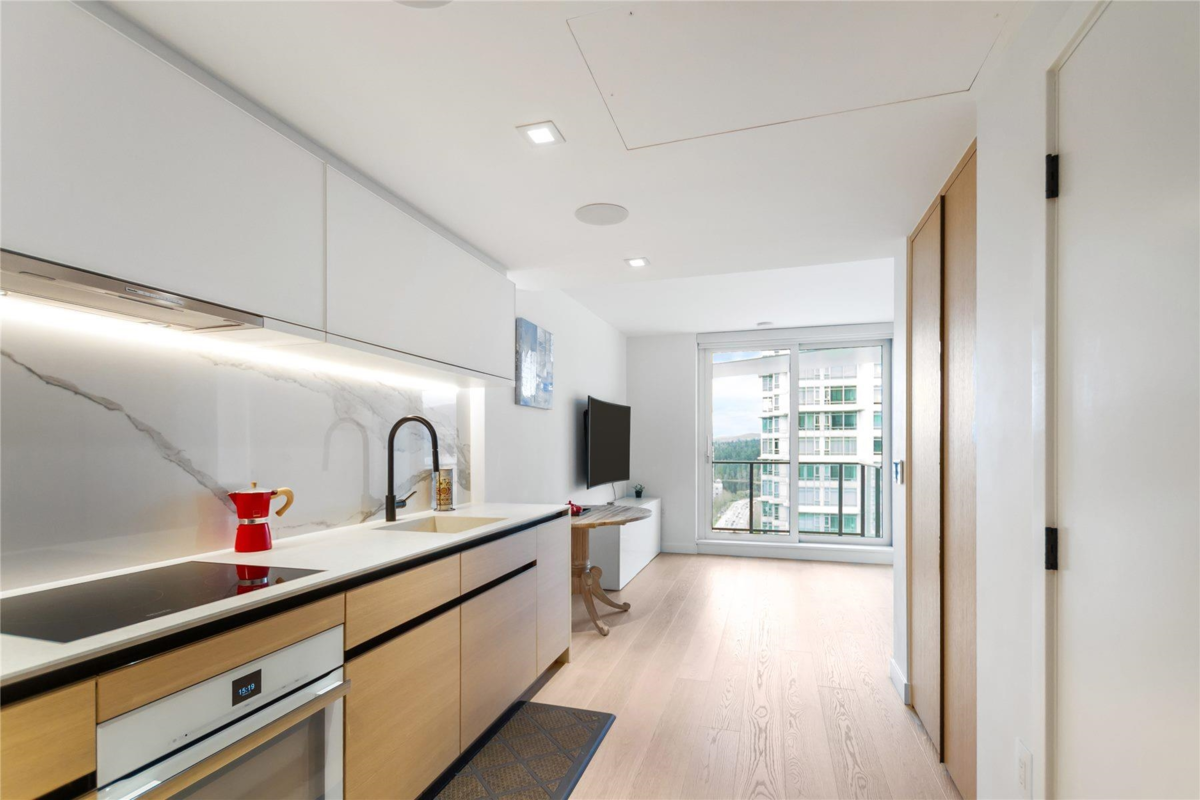 Living Room Photo of 2006 620 Cardero Street, Vancouver, BC