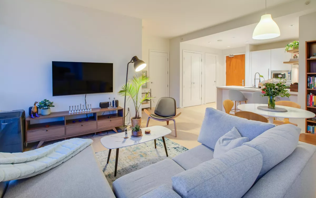 Dining Area Photo of 501 1616 Columbia Street, Vancouver, BC