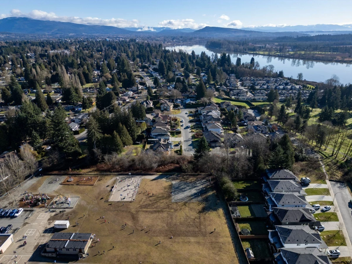 Family Room Photo of 20886 River Road, Maple Ridge, BC