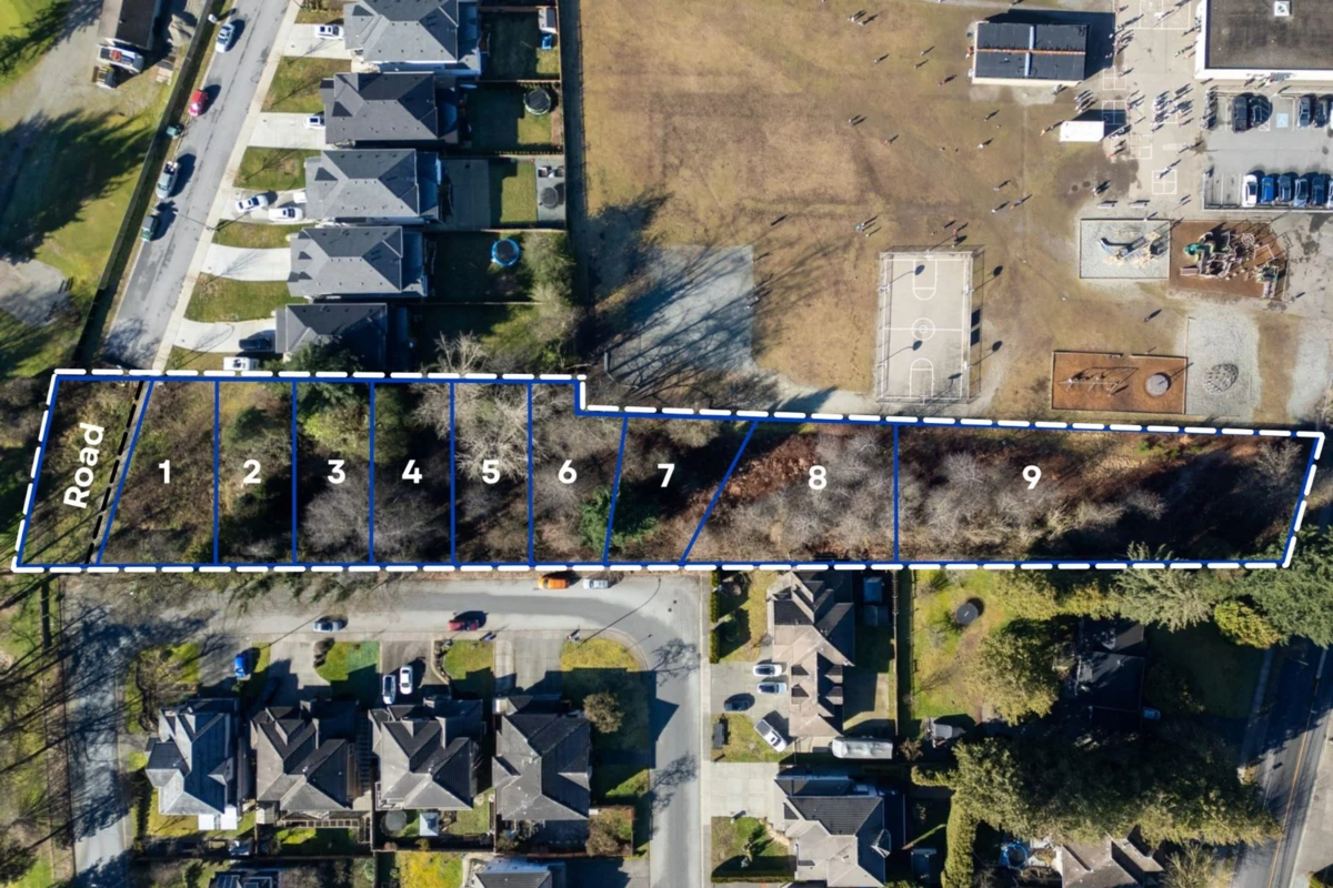 Living Room Photo of 20886 River Road, Maple Ridge, BC