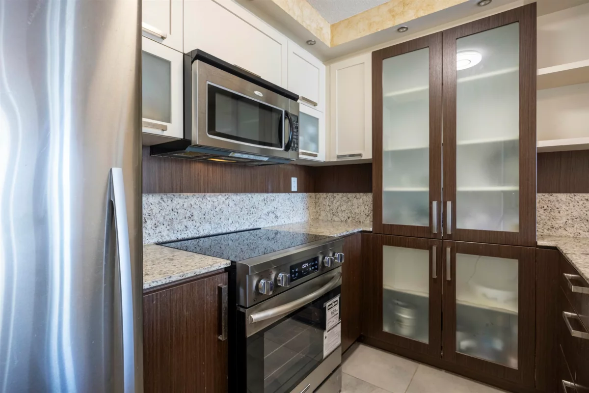 Kitchen Photo of 1603 2980 Atlantic Avenue, Coquitlam, BC