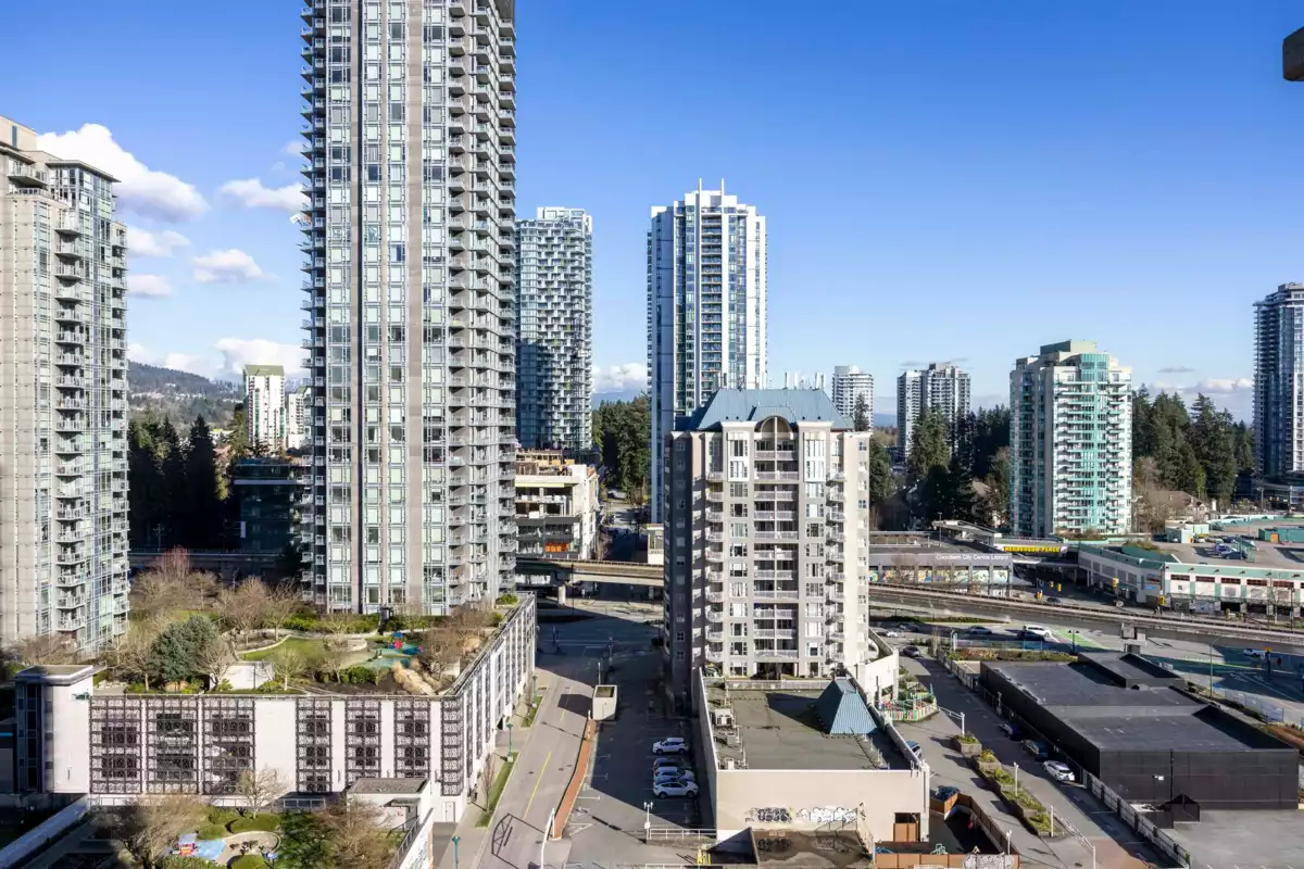 Walk-In Closet Photo of 1603 2980 Atlantic Avenue, Coquitlam, BC