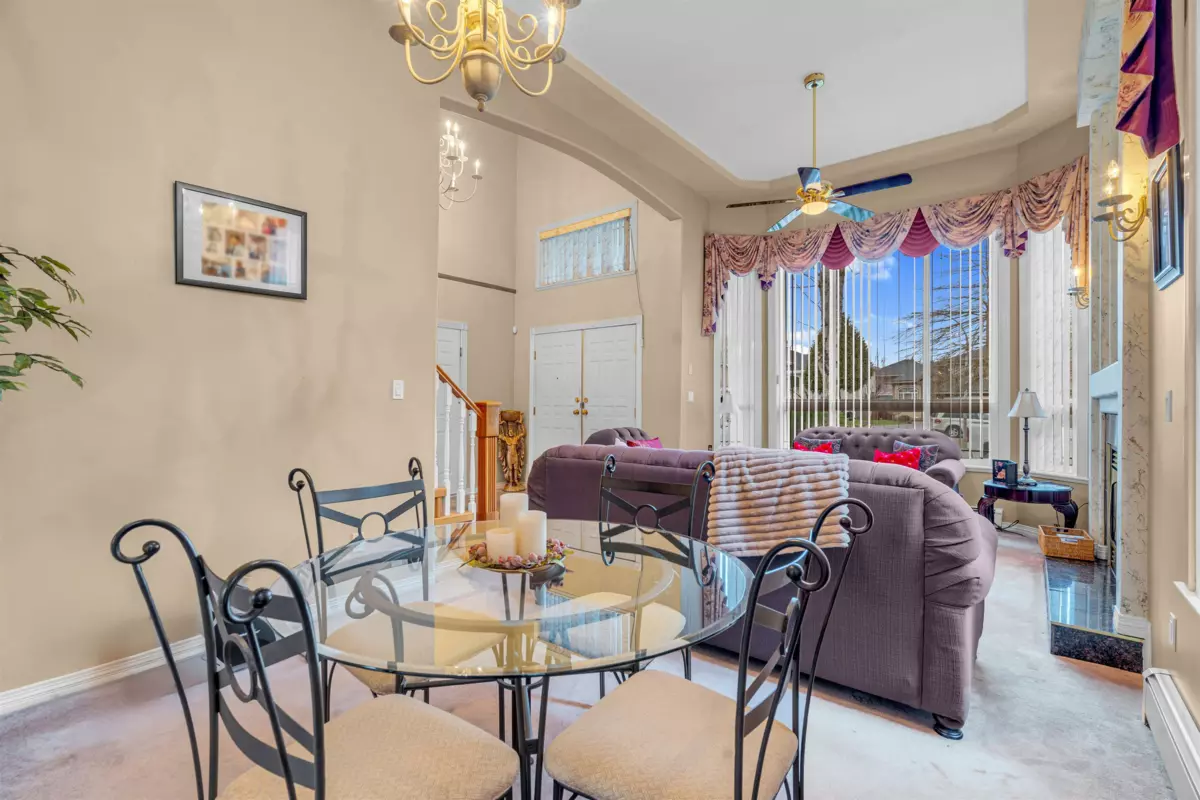 Kitchen Photo of 15878 99a Avenue, Surrey, BC