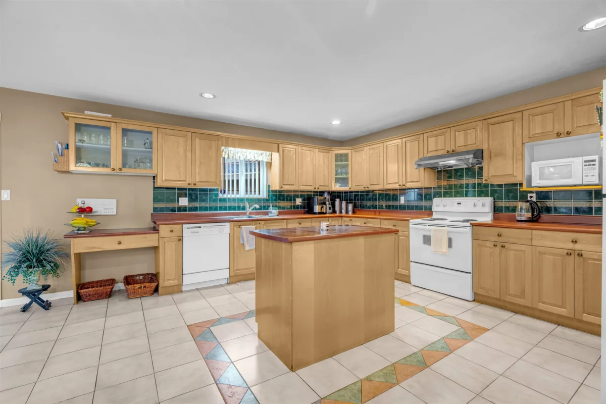 Pantry Photo of 15878 99a Avenue, Surrey, BC