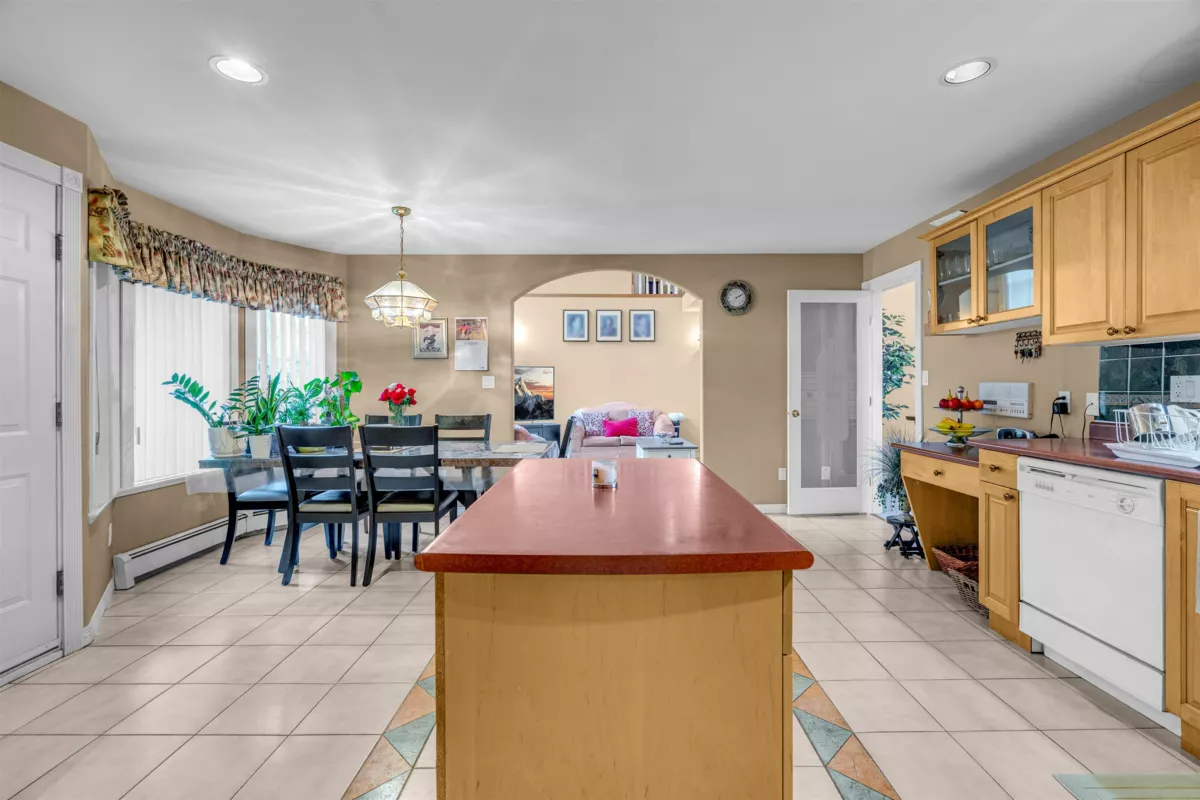 Primary Bedroom Photo of 15878 99a Avenue, Surrey, BC